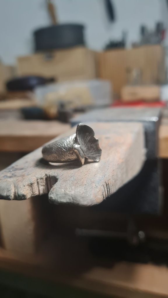 ANELLO FARFALLA . WORKSHOP CREATIVI